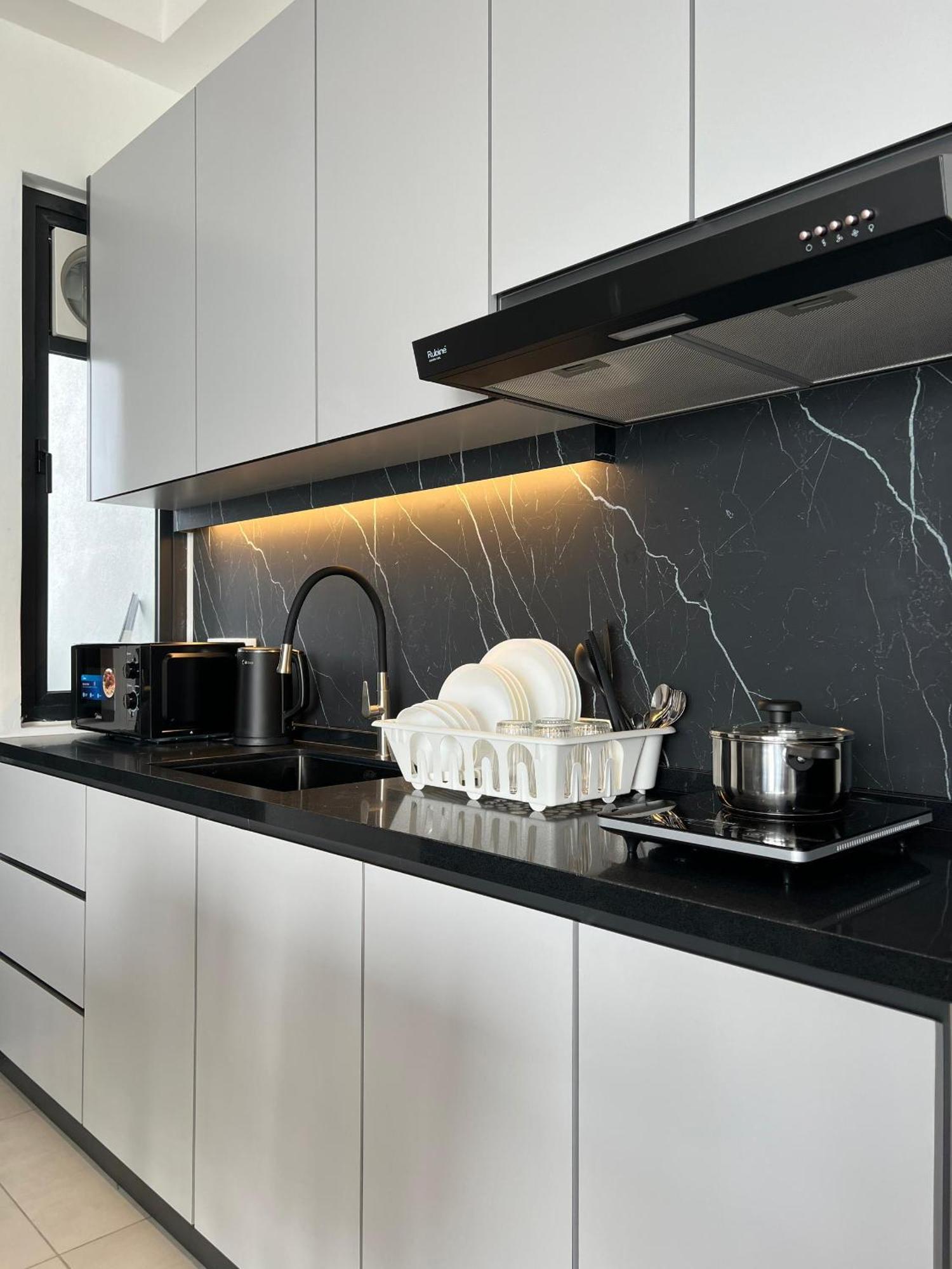 Urban Suites Two Or Three Bedroom Georgetown By Anc Jelutong Exteriör bild