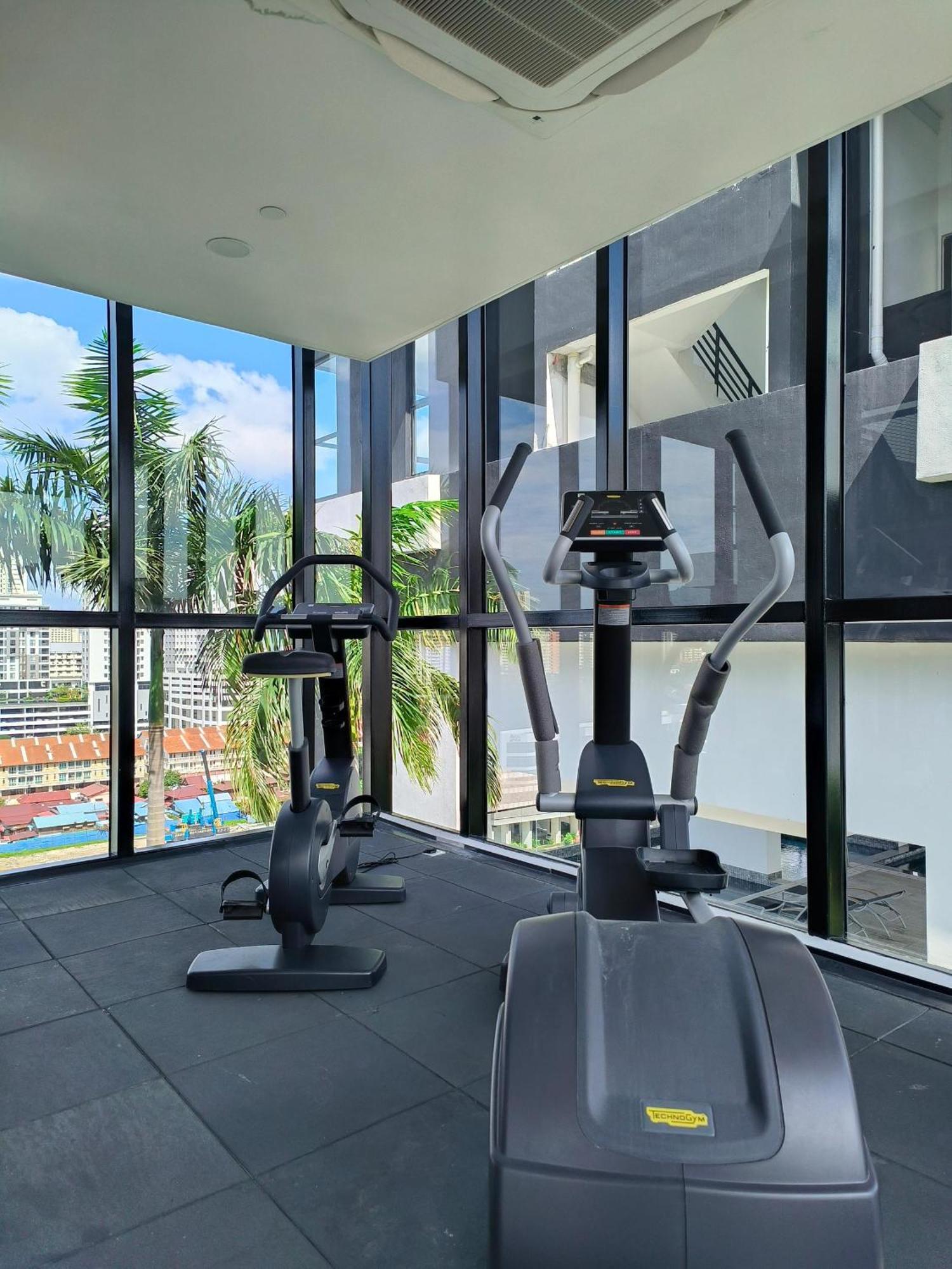 Urban Suites Two Or Three Bedroom Georgetown By Anc Jelutong Exteriör bild